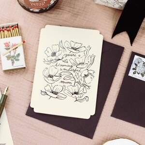 Merveilleuse carte de fête des mères florale maman