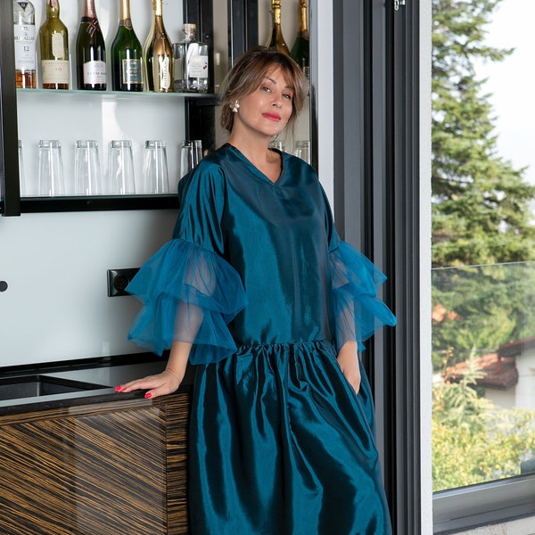 Ensemble deux pièces composé d'une élégante robe en taffetas bleu et d'un pantalon Palazzo pour femmes - Ensemble chic et élégant pour les vacances et toute occasion