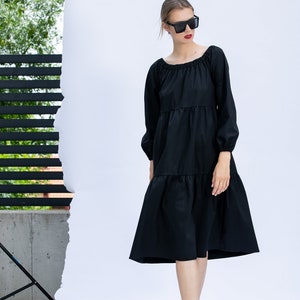 Schwarzes Baumwoll Midi Kleid mit langen Ärmeln, Lockeres Kleid, Bescheidenes Kleid