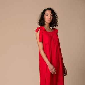 Vestido de viscose vermelho feito à mão com fitas ajustáveis nos ombros, vestido longo, vestido vermelho de verão, vestido personalizado, vestido de maternidade, vestido longo