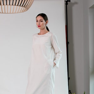Vrouwen witte jurk, riem jurk, lange mouwen jurk, elegante jurk, minimalistische kleding, plus size jurk, maxi jurk, losse jurk, lange jurk