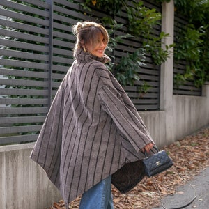 Fake fur poncho 2025