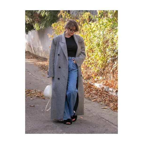 Long manteau d'hiver moelleux extra-oversize avec épaules tombantes, manteau oversize très rembourré