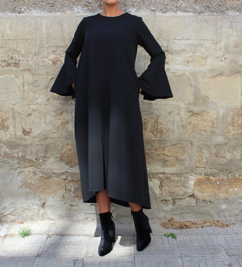 bell shaped sleeve dress