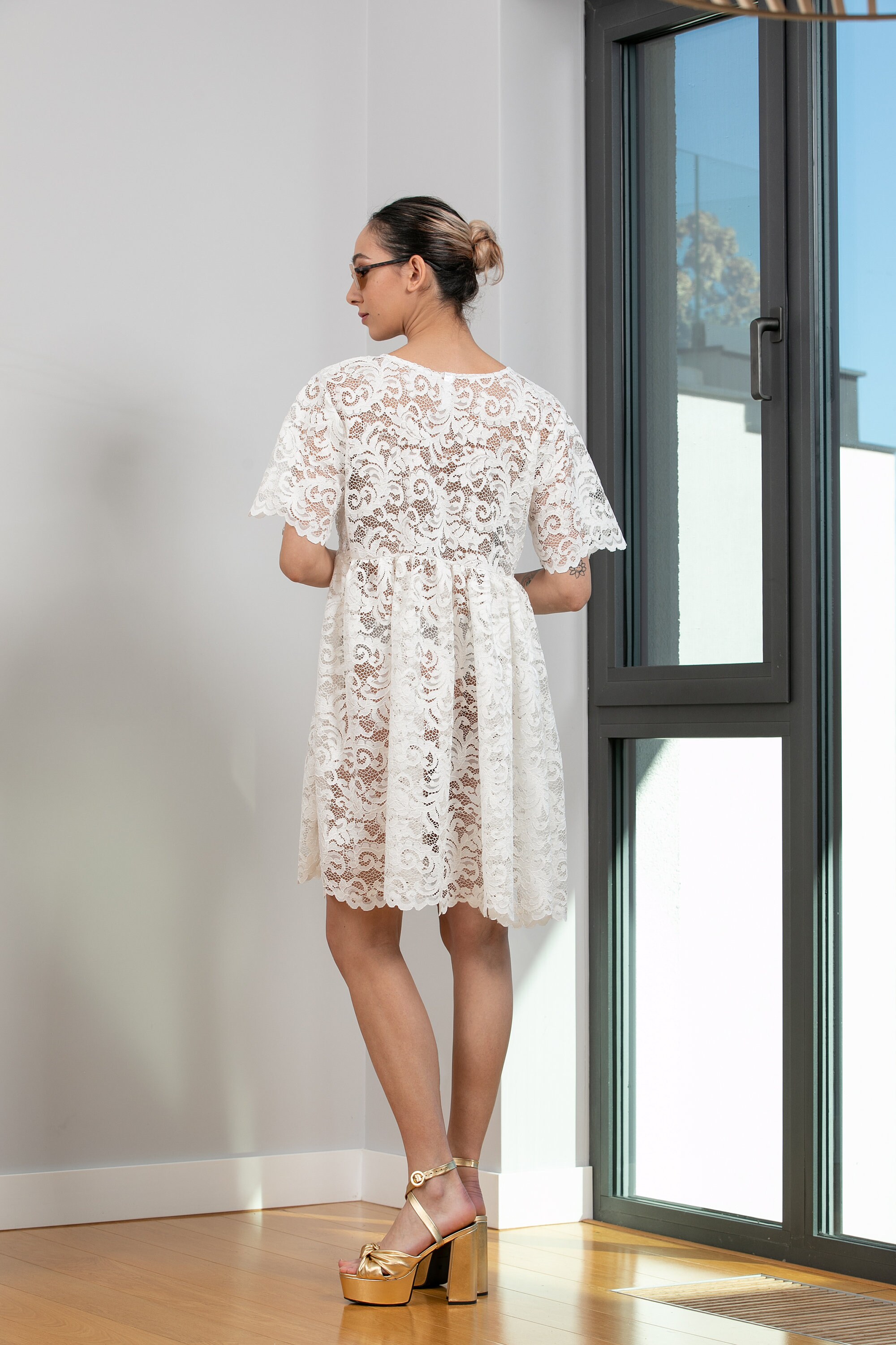 ショート ホワイト レース ドレス、半袖 サマー ドレス、花柄 レース