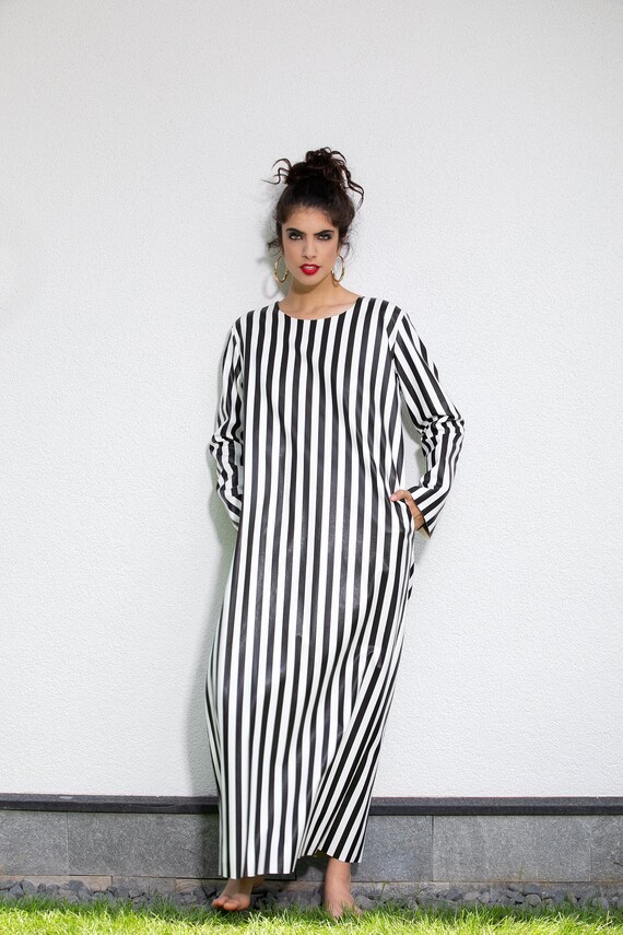 Sale Dress M Size 6 Dress Black and White Striped Dress Maxi