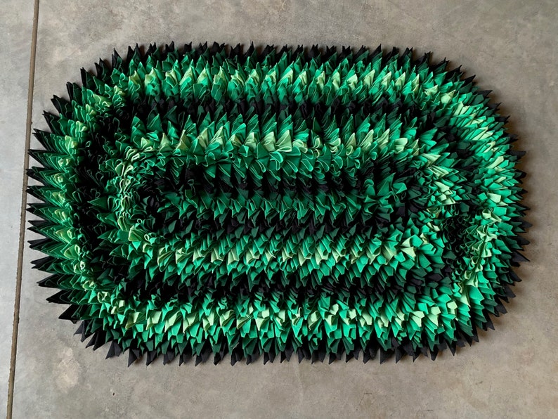 Vintage Rag Rug Green and Black Folk Art Small Rug Amish Etsy