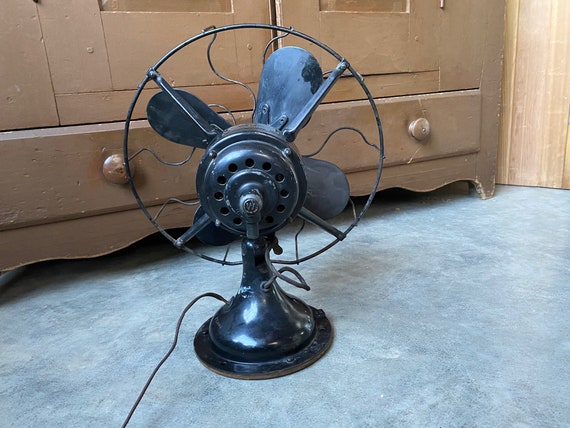 Antique Westinghouse Desktop Fan, Cast Iron Black, 1920s Machine 
