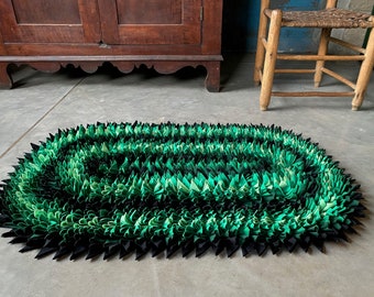 Vintage Rag Rug, Green and Black Folk Art small rug, Amish Lancaster PA, Made in USA