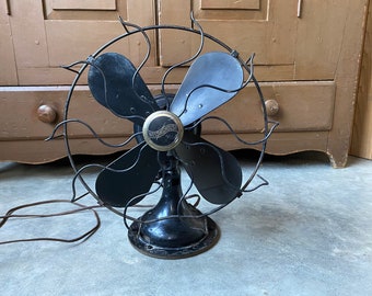 Antique Westinghouse Desktop Fan, Cast Iron Black, 1920s Machine Age USA Vintage Industrial