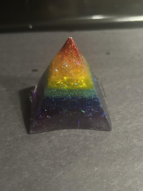 Rainbow Glitter Resin Pyramid Paperweight – Vibrant Glitter Layers