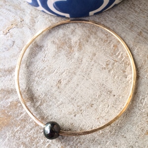 Custom Order 8-9mm Tahitian Black Pearl Gold Bangle