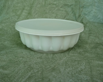 Tupperware Jell n serve dessert mold