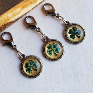 Vintage hand painted 4-leaf clover cabochon Journal Charm/Zipper Pull