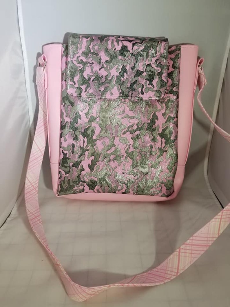 pink camo purse with cross