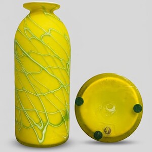 Signed Essie Zareh Art Glass Vase 10" / Vintage Azerban Baijan Studio Glass / Chartreuse Yellow Green Thread Trail Swirl Hand Blown Vessel