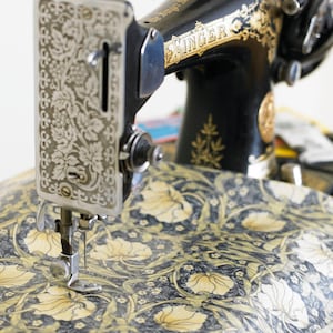 William Morris Pimpernel Cream Pvc/ Oilcloth Floral Tablecloth Fabric By The Half Metre