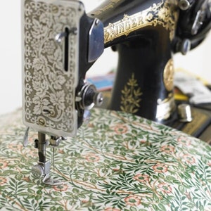 William Morris Sweet Briar Pvc / Oilcloth Floral Tablecloth Fabric By The Half Metre