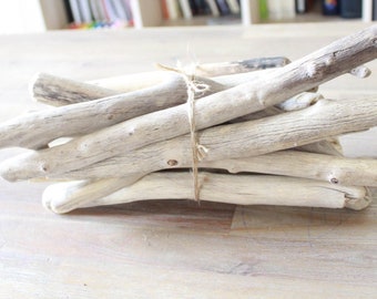 13 Driftwood Branches Chunky -- 22 to 33 cm (8.7" to 13") -- Drift Wood Pieces For Wall Hangings, Macrame, Knobs, Pulls, DIY Art Projects