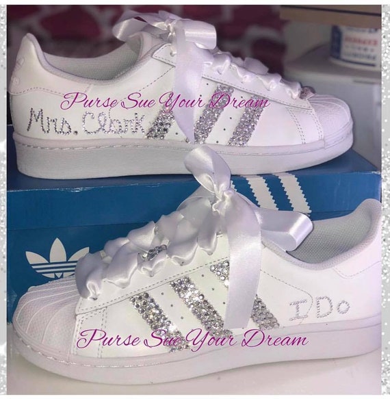 Swarovski Crystal Design Braut Adidas Superstar Hochzeit | Etsy Braut Sneaker für lässige Bräute Jetzt unsere Hochzeits