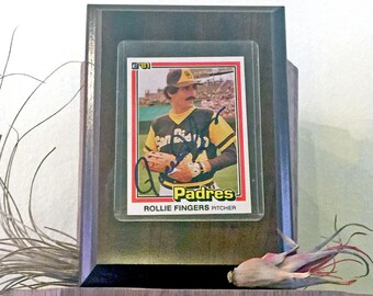 Vintage Signed + Framed ROLLIE FINGERS Autographed 1981 Donruss Baseball Card