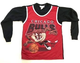 Vintage 1990s Long Sleeve Chicago Bulls Looney Tunes Taz Shirt