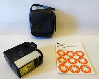 SALE Vivitar Auto Flash Model 252 with Case & Instruction Manual