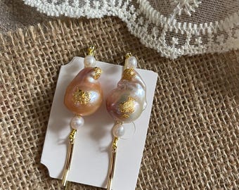 Natural Baroque Pearl Hair Clip, Handmade Gold Leaf Hair Pin, Ethereal Bridal Hair Accessory, Chic Aesthetic Daily & Wedding Jewelry Gift