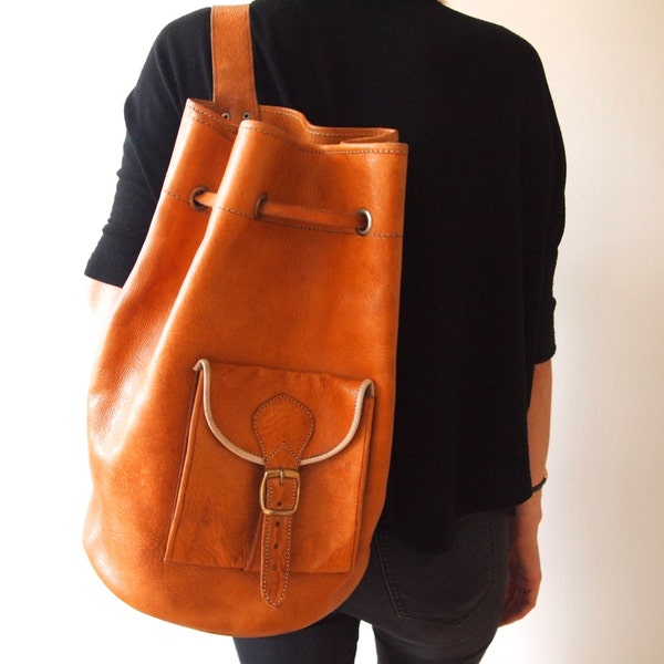 vintage camel leather BUCKET BAG