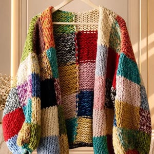 Handgjord lapptäckskofta | Färgglad grovstickad kofta | Boho festivalstil