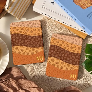 Wavy Floral Case in Autumn Colors, Personalized for Kindle Paperwhite and Kobo Clara Colour