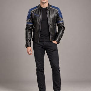Schwarze Bikerjacke aus Leder für Herren, blaue Rennmotorradjacke, Motorradjacke mit gepolsterten Schultern, stylische Streetwear