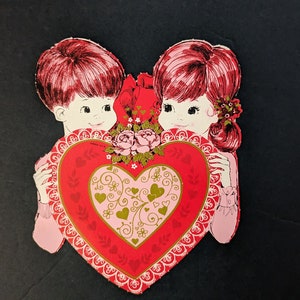 Decoración de boda vintage de los años 60 para San Valentín, corazón rojo y rosa, recorte de cartón con niño y niña, nuevo stock antiguo, Eureka