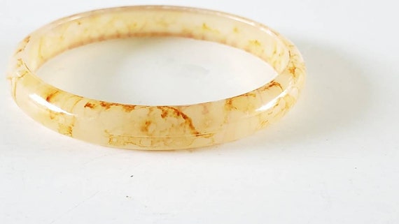 Vintage Bangle Bracelets White  & Brown Lucite Pl… - image 6