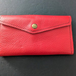 Vintage Rote Leder Geldbörse & Scheckheft Set Druckknopfverschluss New Old Stock 1950s Bifold