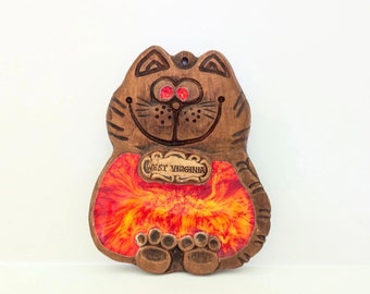 ヴィンテージ トレジャークラフト 猫の壁掛け ウェストバージニア州のお土産 茶色の陶器 オレンジと赤の置物 1970年代