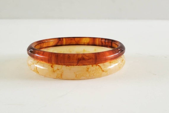 Vintage Bangle Bracelets White  & Brown Lucite Pl… - image 2