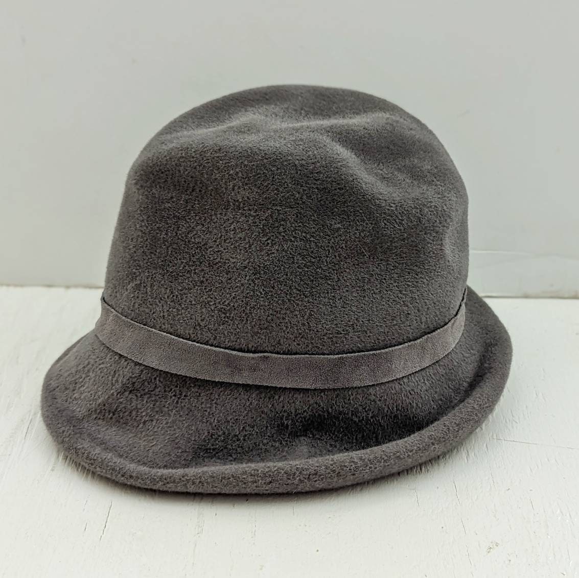 Vintage Ladies Hat Gray Fur Anna Rizzo Cloche Style Bow 