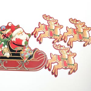 Adornos navideños vintage de los años 80: Papá Noel y renos conduciendo un trineo, recorte de cartón para colgar en la pared, decoración en rojo y verde, juego de 4 unidades NOS