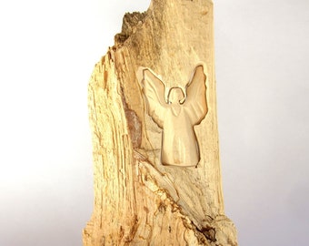 Ange dans les montagnes, bois, ange sculpté