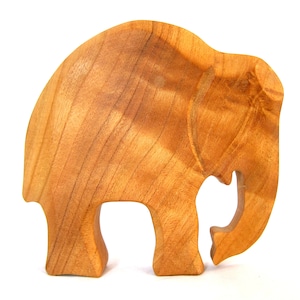 Elefant aus Kirschenholzholz