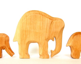 Waldorf Toys, Elephant with two Kids, Wooden animals