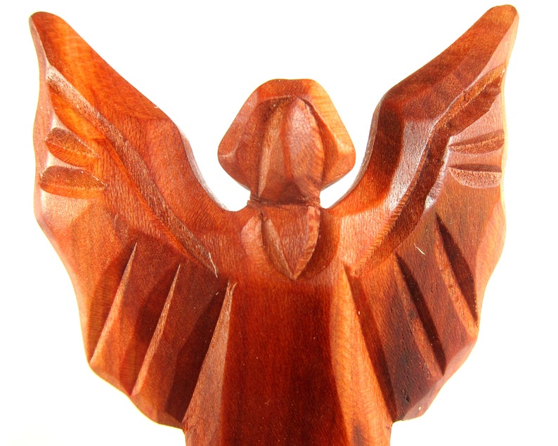 Engel, geschnitzt aus Pflaumenholz Bild 7