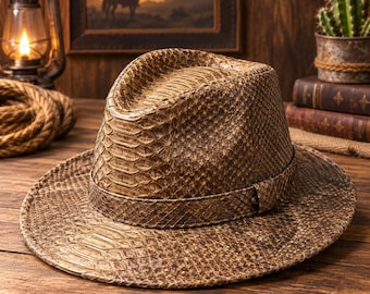 Chapeau de cowboy en cuir embossé peau de serpent fait main, style fedora