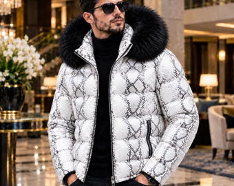 Steppjacke aus geprägtem Leder für Herren: Gesteppter Wintermantel im Python-Stil