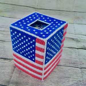 USA Patriotic American Flag Tissue Cover in Plastic Canvas, july 4th, Memorial Day, forth of july 画像 1