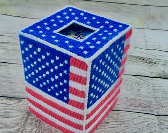 USA Patriotic American Flag Tissue Cover in Plastic Canvas, july 4th, Memorial Day, forth of july