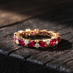 Handgemaakte marquise robijn eternity ring, gouden stapelring, vintage stijl (2 x 4 mm)