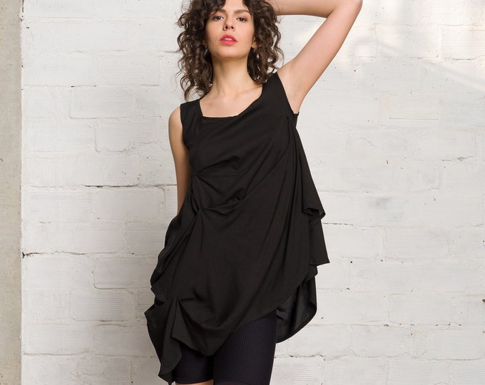 Sleeveless Top with Rich Drapes A04657