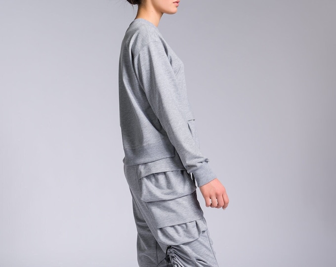 Layered Cargo Pockets Sweatshirt and Pants Set A92245